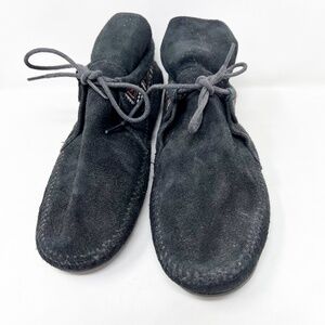 Minnetonka Women's Moccasin Size 9 Black Leather Suede Embroidery Flap Soft Sole